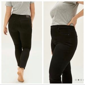 Everlane - Curvy High-Rise Skinny